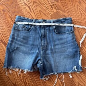 EUC, Women’s Lee Relaxed Fit, High Rise Jean Shorts, Size 8